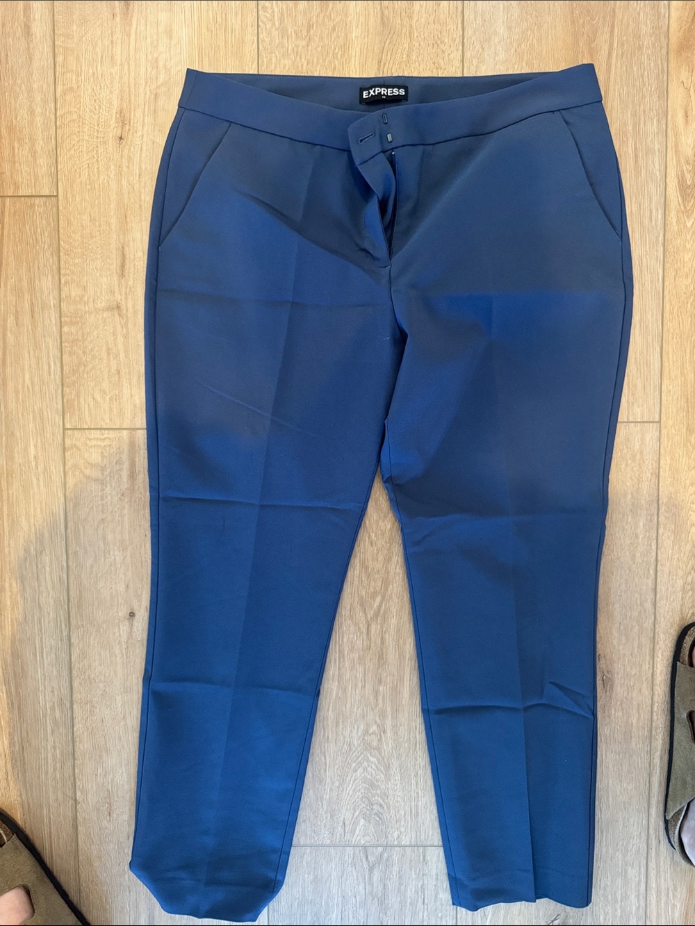 Express Slim Tapered Dress Pants in Navy